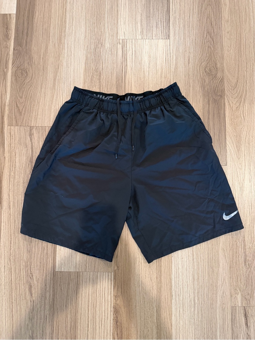 Nike XL Black Men's Athletic Shorts with Swoosh